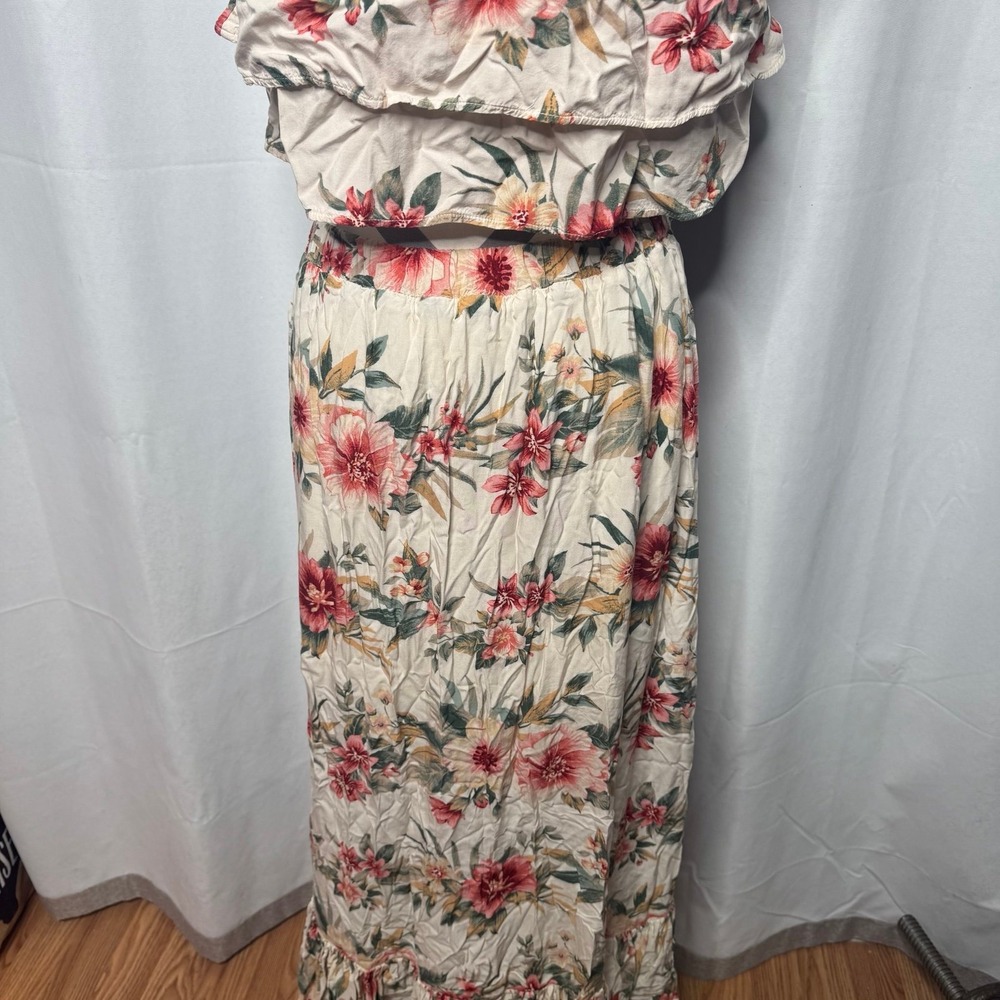 AE Ruffled Hawaiian Tube Top‎ and Hi-Low Maxi Skirt - Picture 7 of 10